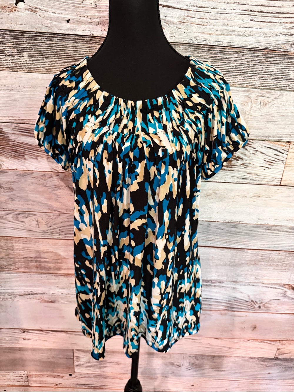 NWT Women’s Short Sleeve Scoop Neck Top in Black, Blue & Cream